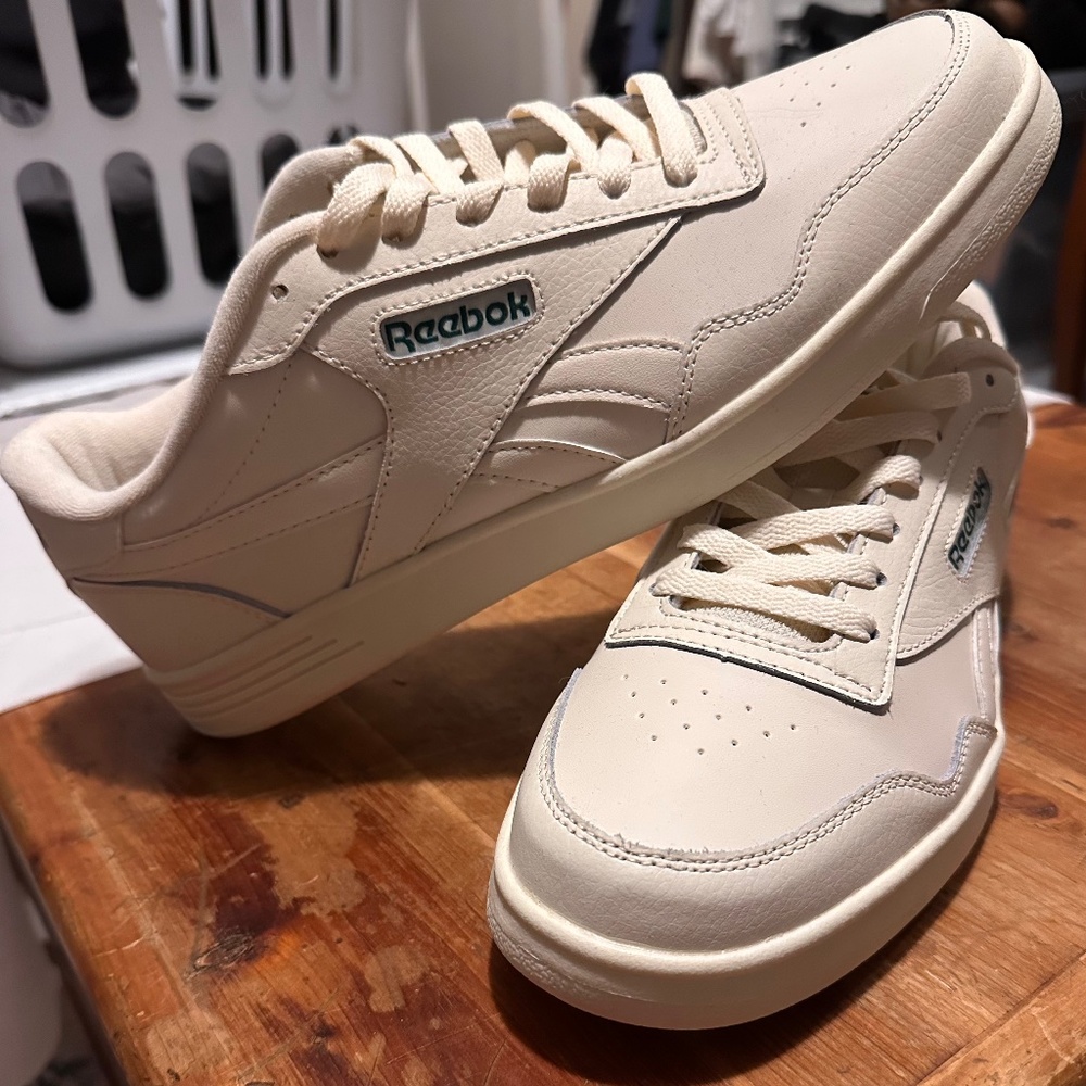 NWOT REEBOK Court Advance‎ Shoe